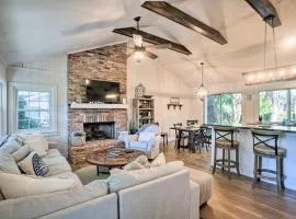 Charming Simons Cottage with Porch Half Mi to Beach