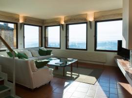 Zafferano Rooftop Terrace Tower House, hotel com jacuzzis em San Gimignano