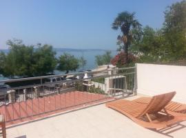 Apartments Mateljan 1715, hotel in Kaštela