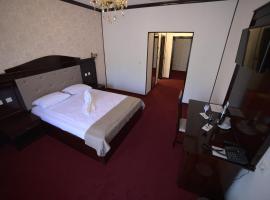 Hotel Onix, ξενοδοχείο σε Roman