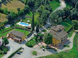 Il Borgo di Villa Castelletti Country Hotel، فندق في سينا