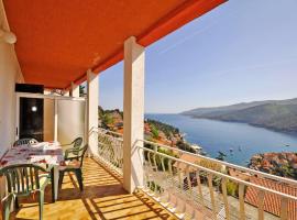 Apartments Paliska, hotel in Rabac