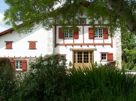 Maison Anderetea, hotel in Mendionde