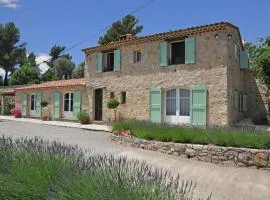 Provencal air conditioned villa with private pool and stunning views