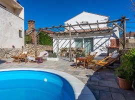 Villa Elm, hotell i Krk