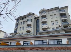 Super seven inn, hotel perto de Ada Ciganlija, Belgrado