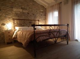 Agriturismo Vidalli Colvidor, hotel amb aparcament a Vidor