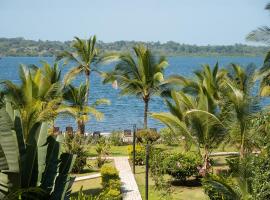 Dolphin Blue Paradise, hotel in Bocas Town