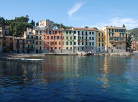 Viesnīca Beachfront, seaview and terrace - Portofino Gulf pilsētā Sanmikēle di Pagana