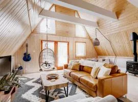 The Fox A-Frame - An Intimate Mountain Retreat