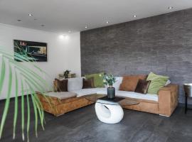 Neu gebautes Apartment mit Sonnenterasse in der Nähe vom Siebengebirge & Bonn – apartament w mieście Königswinter