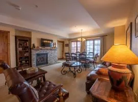 Large 3 bedroom 4 bathroom Condo in Mountaineer Square condo