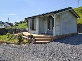 CROFTERS CABIN, hotel with parking in Bracadale