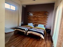Deluxe Room Zobawm Homestay – hotel w Aizawl