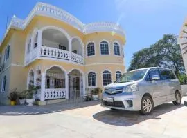 Dela de-Rose Guest House Negril Jamaica, vacation rental in Negril