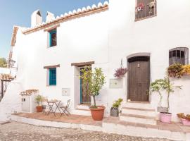 Nice home in Frigiliana with 2 Bedrooms and WiFi, hotel din Acebuchal