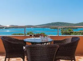Apartments Hari Tisno