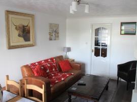 1 Fulmar Road**Next to West Beach and Golf Course, pet-friendly hotel in Lossiemouth