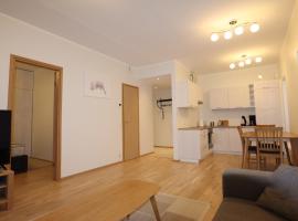 Aatrium Kinnisvara Kristalli str apartment Lõunakeskuse lähistel, хотел с паркинг в Тарту