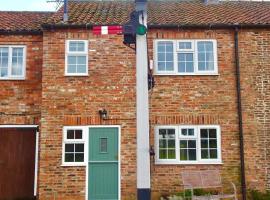 Signal Cottage at The Red House Estate, accommodation in York