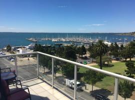 Geelong Waterfront Penthouse Apartment, hotel in Geelong