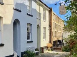 Picturesque Seaside Cottage Next to Viking Bay - Broadstairs