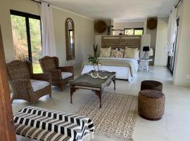 Crocodile Sands River Lodge, hotell i Nelspruit