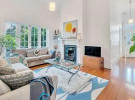 Classic Villa Retreat - Steps To Ponsonby Rd