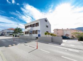 Apartments Crneković III, hotel em Baška