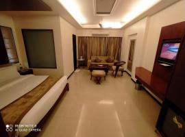 Kyriad Hotel Indore by OTHPL、インドールにあるデーヴィー・アヒリヤーバーイー・ホールカル国際空港 - IDRの周辺ホテル