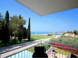 4 Star apartments with sea view in Zambratija