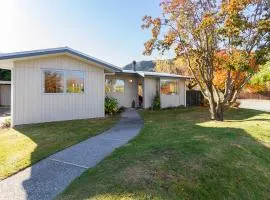 Brow Peak View - Arrowtown Holiday Home