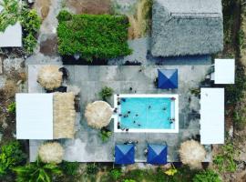 Badaboom Hostal & Surf, hotel dengan parking di Aposentillo