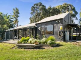 The Bunkhouse - The Lodge Te Horo, semesterhus i Te Horo