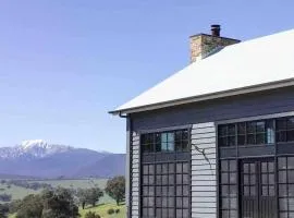 Coombs Hill Barn