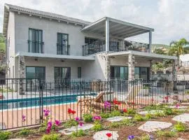 טרה נובה - וילה מהממת עם בריכה פרטית מחוממת, ג'קוזי וסאונה ליד הכנרת