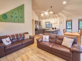 Host & Stay - Simon Howe Lodge, cabin in Whitby