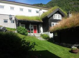 Flotunet - Anestova, hotel em Stryn