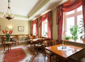 Hotel Garni Schlossgarten, hotel a Neustrelitz