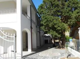 CASE I GINEPRI A e ATTICO