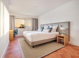 The Patio Suite Hotel, hotel cerca de Campo de golf Pine Cliffs, Albufeira