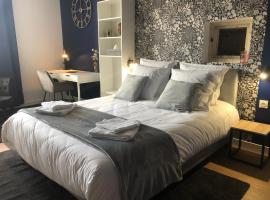Hotel restaurant LA PLACE, hotel v destinaci Saint-Amand-Mont-Rond