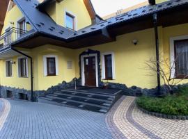 Victoria Domek do wynajecia, place to stay in Dursztyn