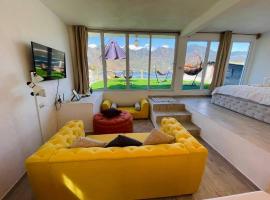 DUBAI by luxury Atitlan: San Pedro La Laguna'da bir otel