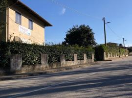 La Locanda Di Perico Paola, hotel u gradu Veruno