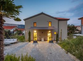 Tarari Luxury Apartment