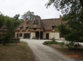 Les Gîtes du Mont Suzey, hotelli kohteessa Yvoy-le-Marron