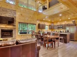 Luxury 5bed/6ba Cabin: Theater, Pool Room, Hottub!