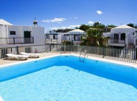 Casa Josephine Lanzarote Spectacular sea views FREE WiFi, golfhotell i Puerto del Carmen