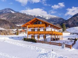 Chiemgauferienwohnungen - Maier, Hotel in Unterwössen